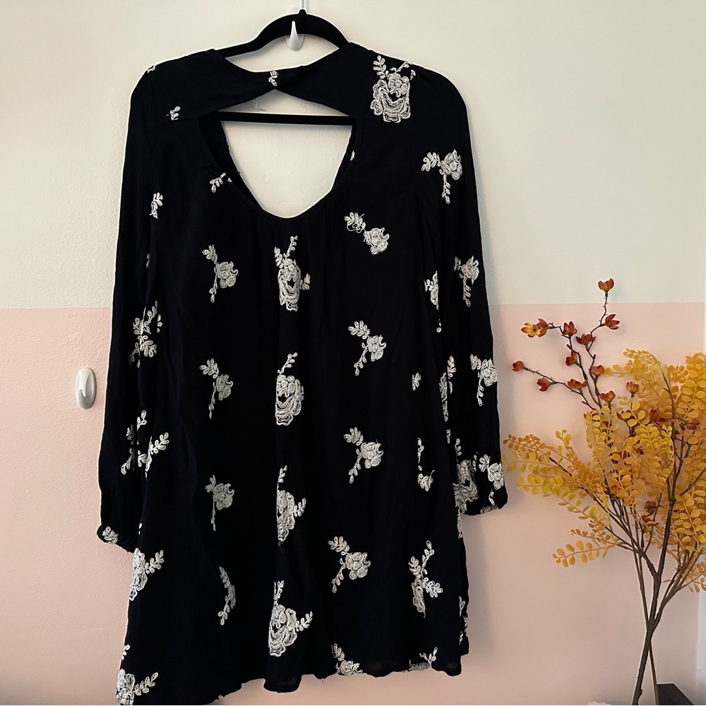Black & White Floral FP Dress - Picture 4 of 6